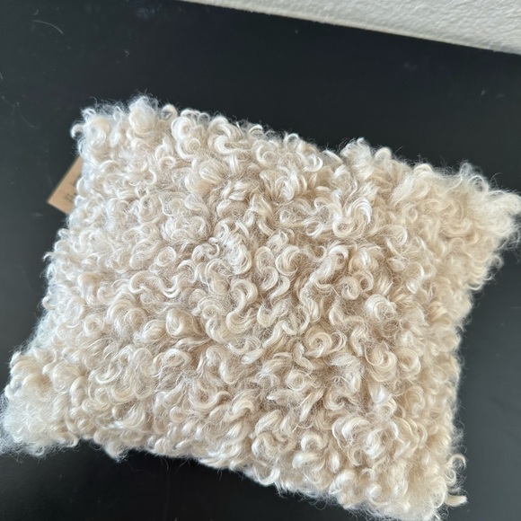 NWT Creative Co-Op Fur Zip Pouch/ Clutch - Picture 7 of 8